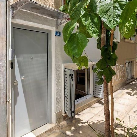 Hilton Area Brand New Comfortable Apartment Athena Bagian luar foto