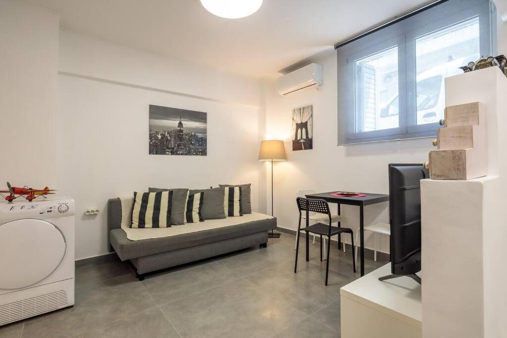 Hilton Area Brand New Comfortable Apartment Athena Bagian luar foto