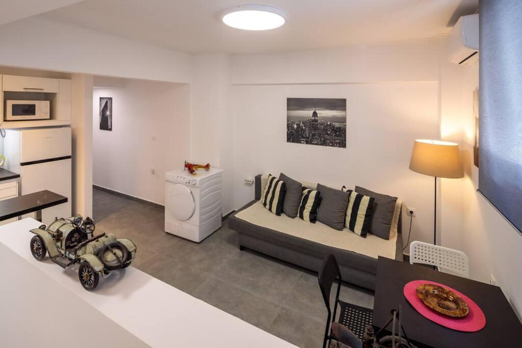 Hilton Area Brand New Comfortable Apartment Athena Bagian luar foto