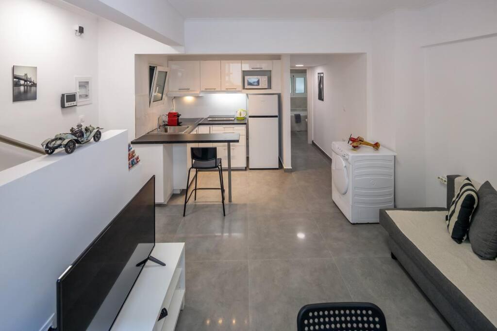 Hilton Area Brand New Comfortable Apartment Athena Bagian luar foto