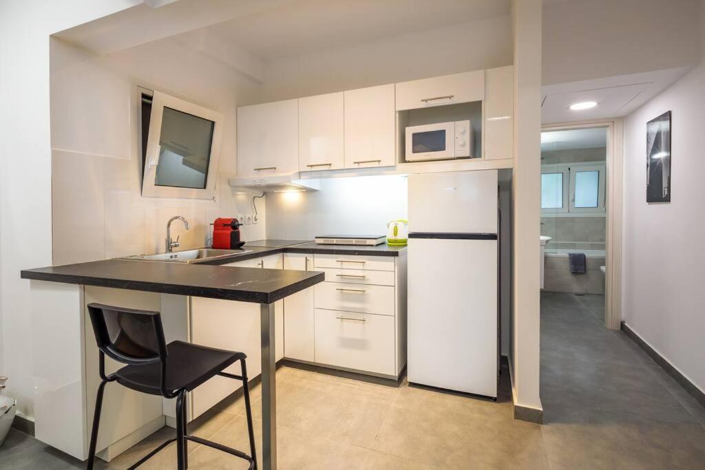 Hilton Area Brand New Comfortable Apartment Athena Bagian luar foto